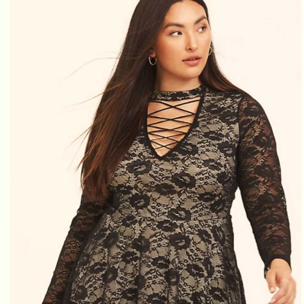 Torrid peplum lace blouse